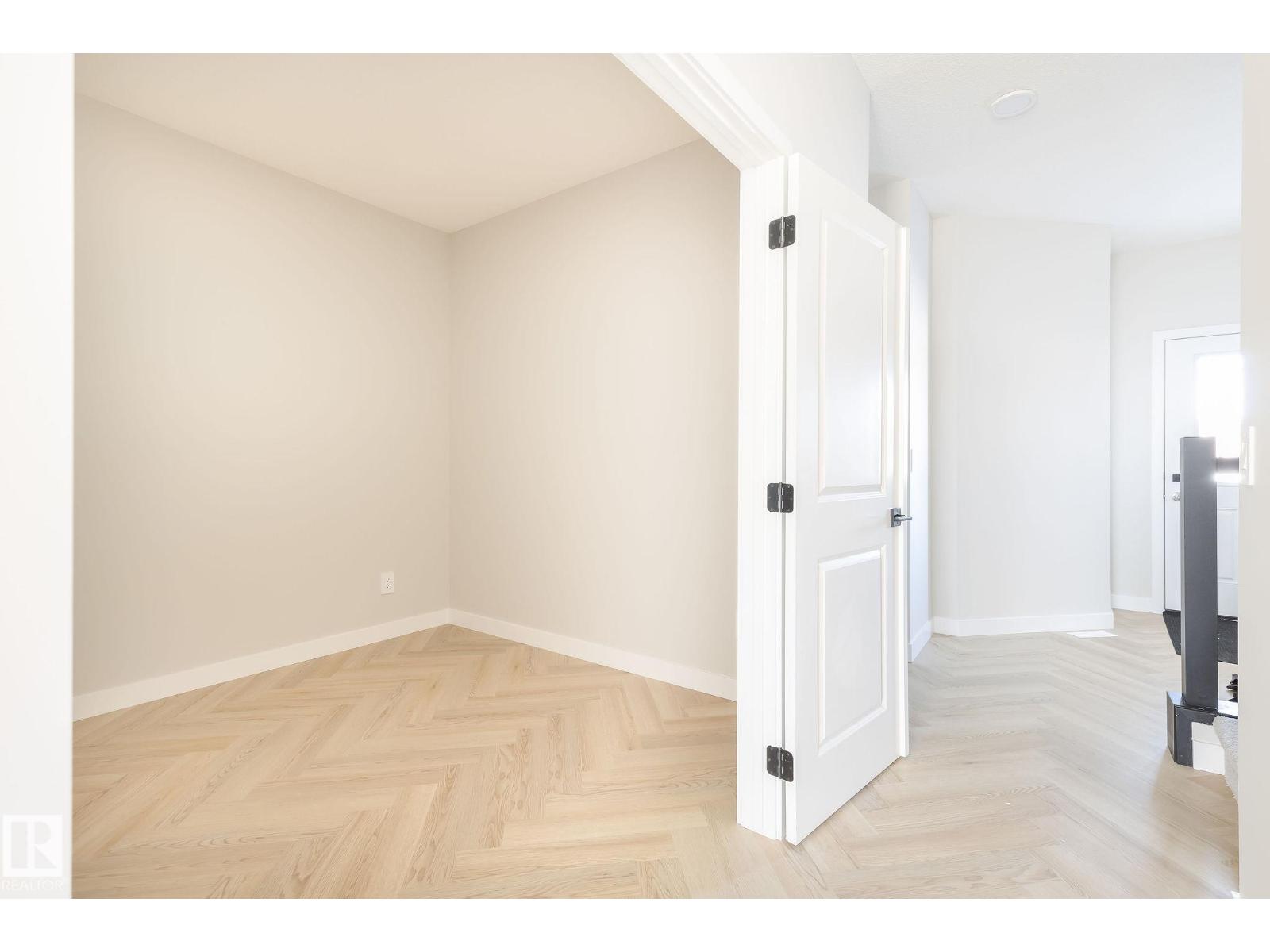 24 Clichy CL, Chérot, St. Albert photo 5