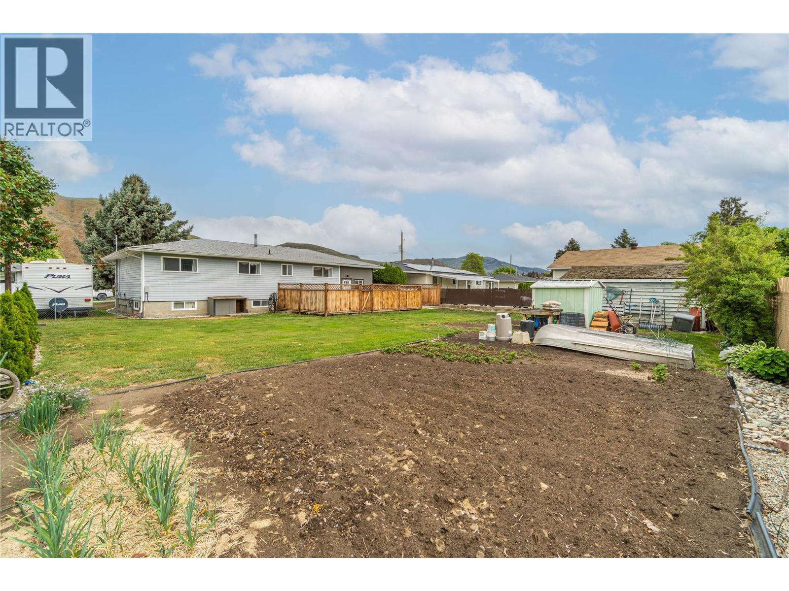 2255 FLEETWOOD Avenue - 2
