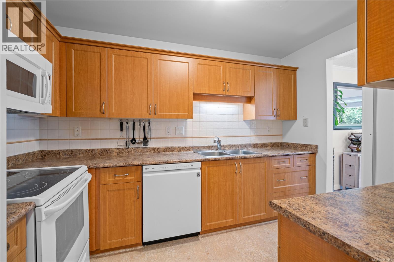 32 1287 Verdier Ave, Central Saanich