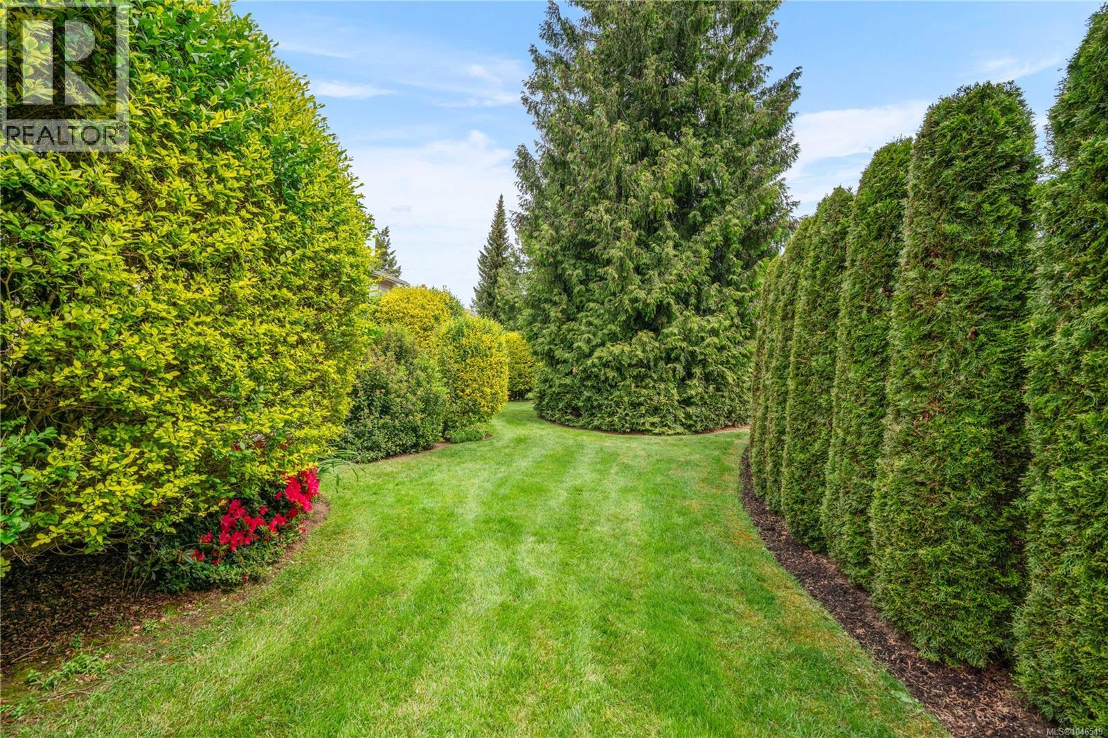 32 1287 Verdier Ave, Central Saanich