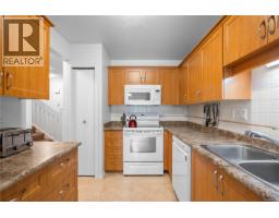 32 1287 Verdier Ave, Central Saanich, BC V8M1H1 Photo 12