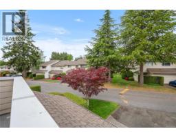 32 1287 Verdier Ave, Central Saanich, BC V8M1H1 Photo 24