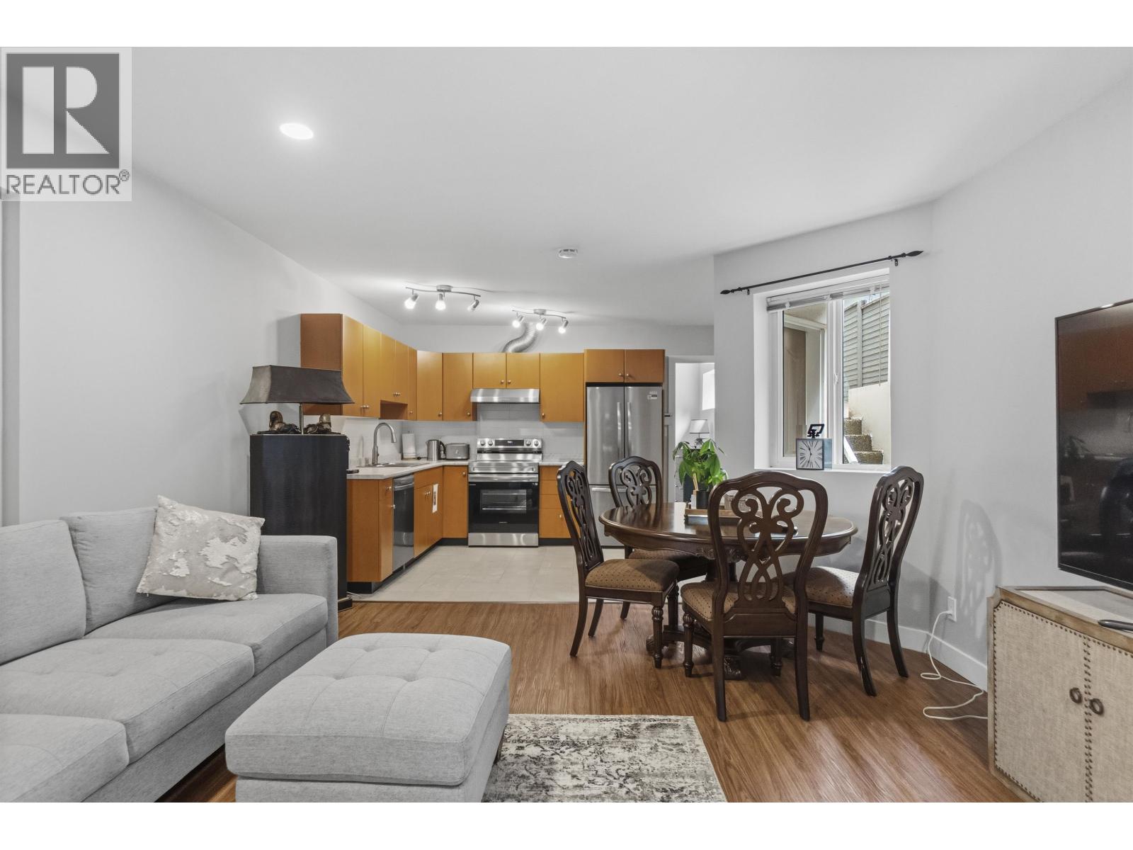 Basement 4225 EVERGREEN AVENUE