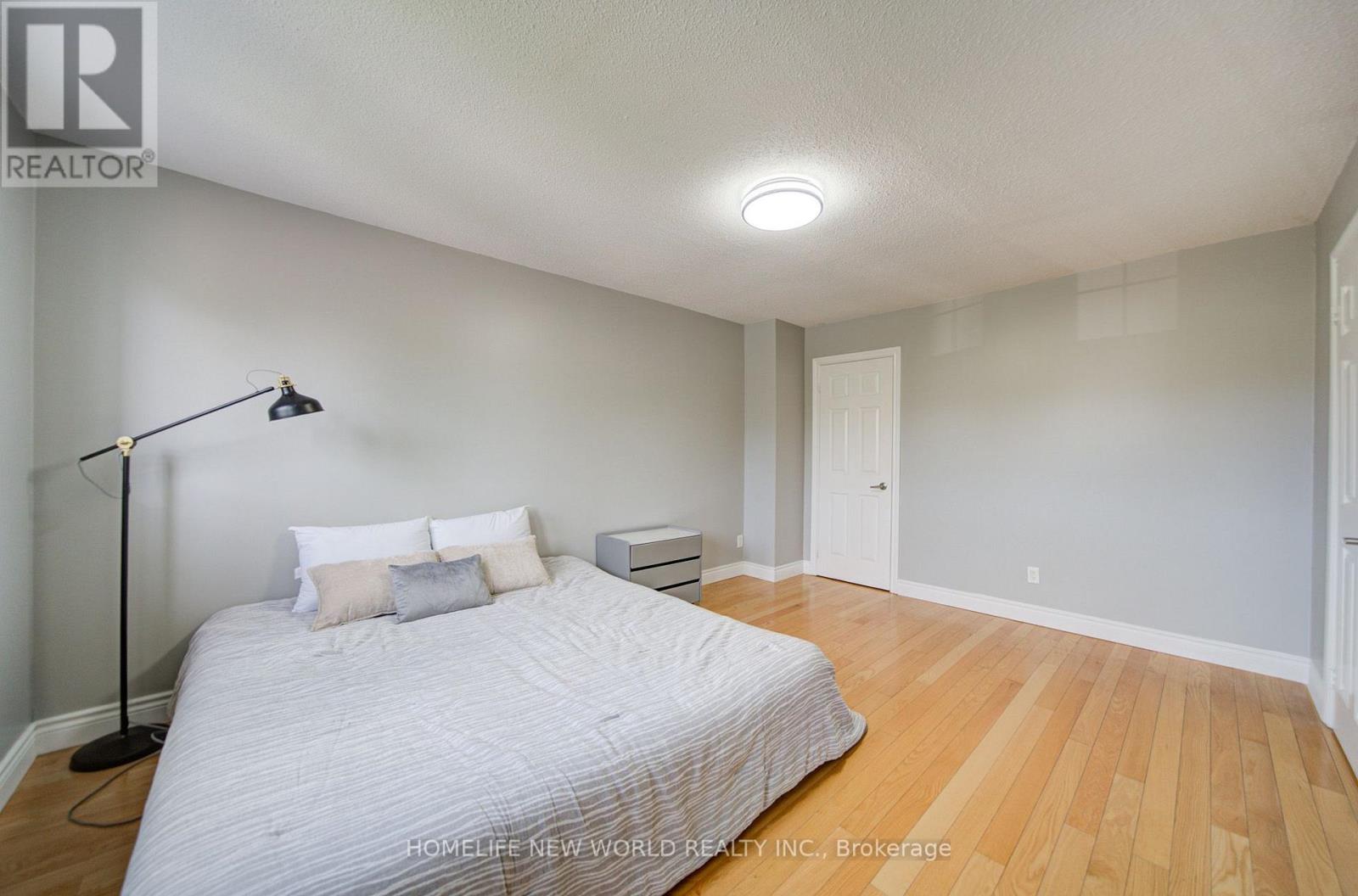 12 BELLSIDE DRIVE - 36
