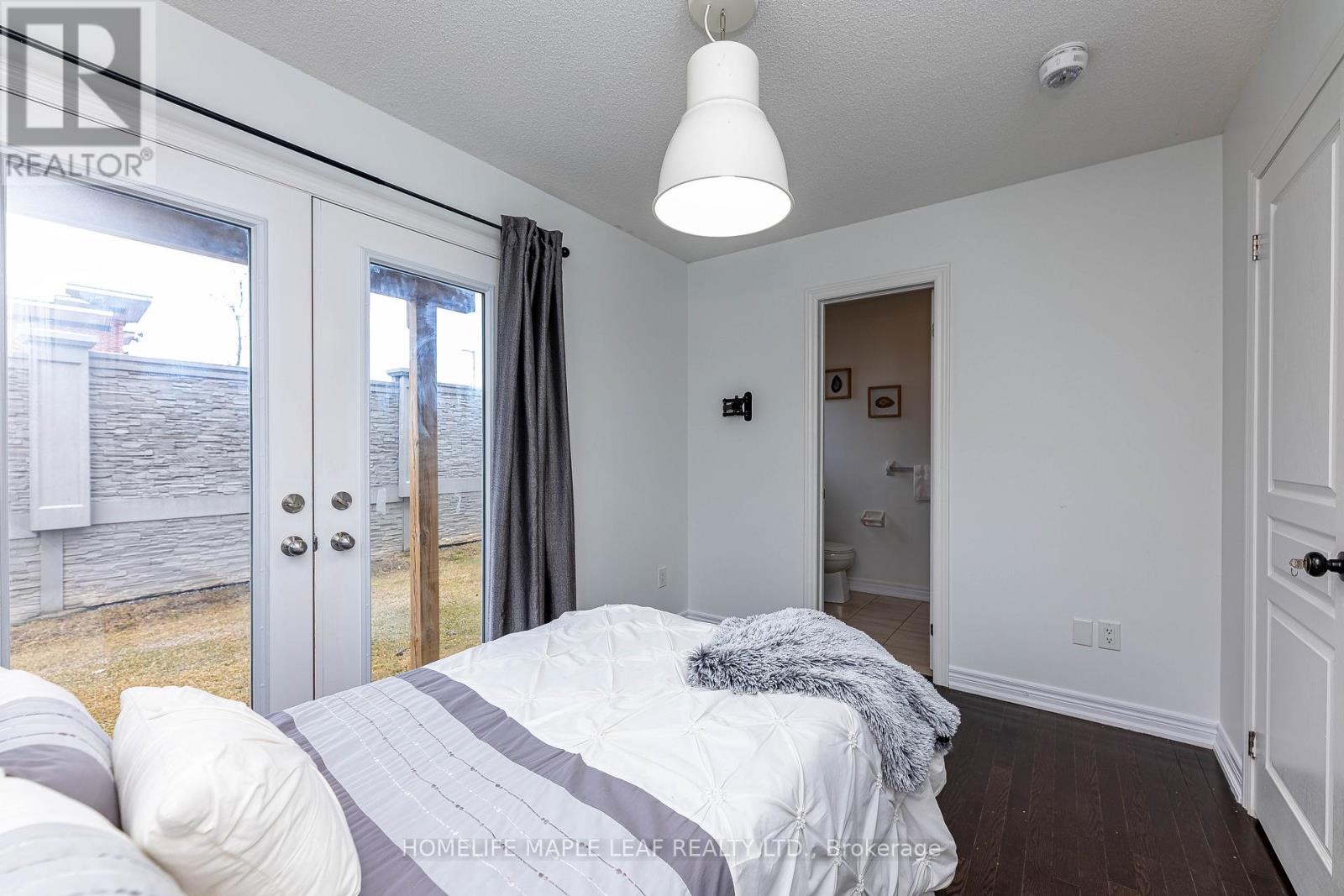 2 CEDARLAND ROAD E - 20