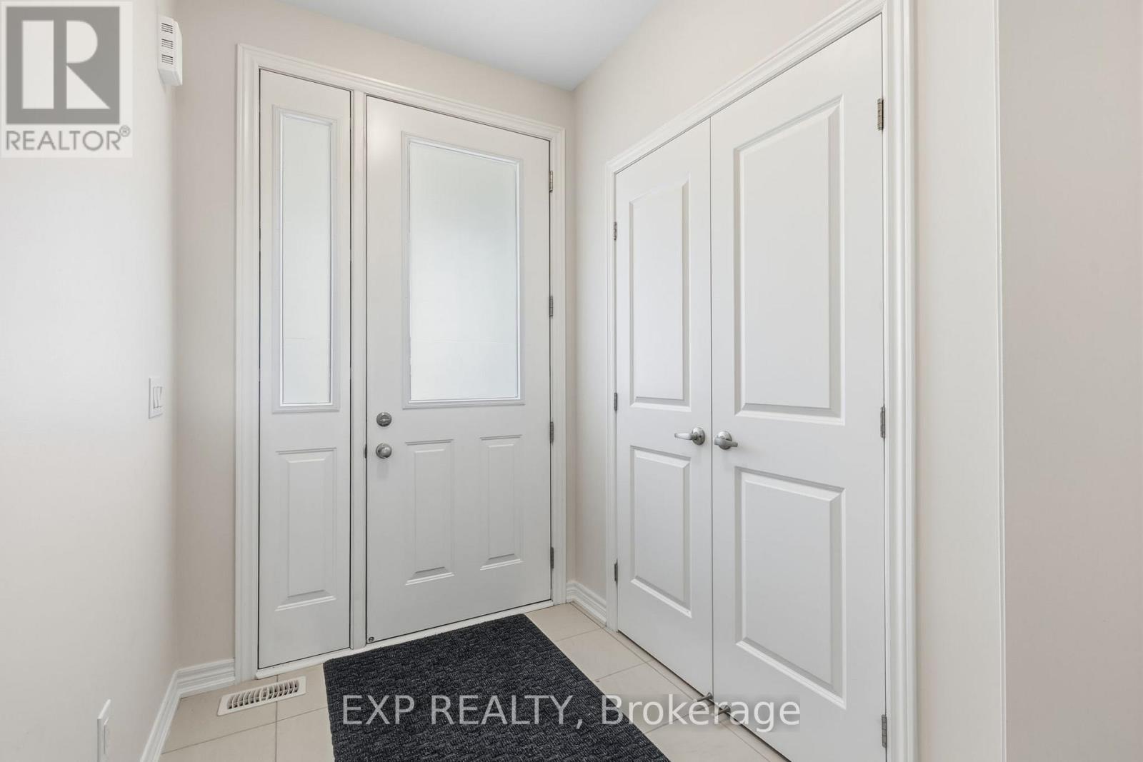 289 RAYMOND ROAD, Hamilton (Ancaster) — photo 3