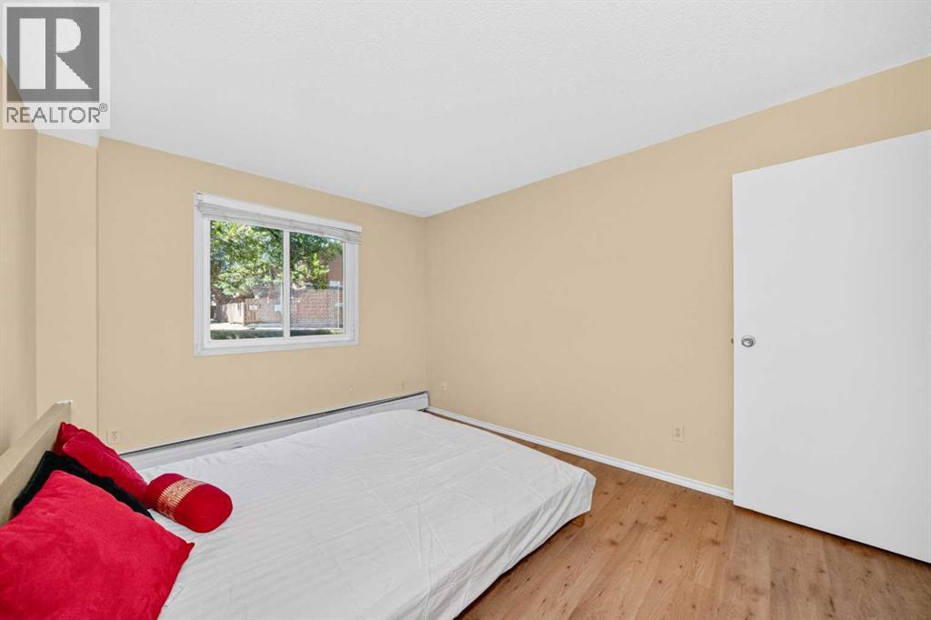 #9106 315 Southampton Drive SW - 22