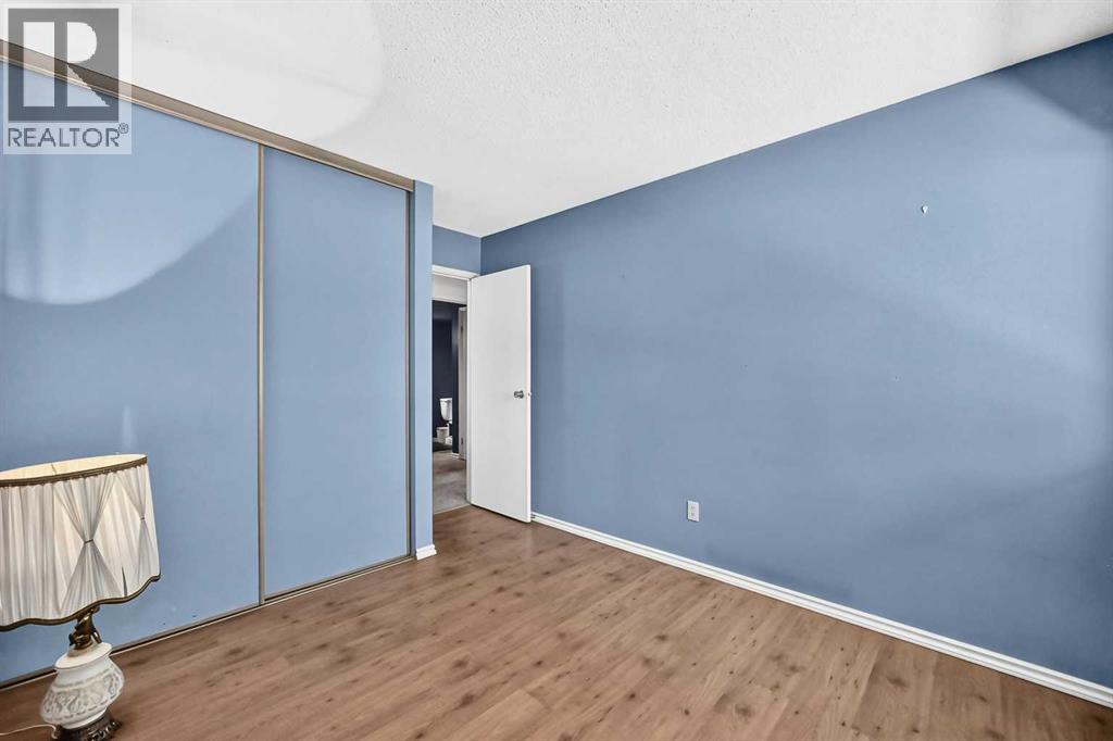 #9106 315 Southampton Drive SW - 27