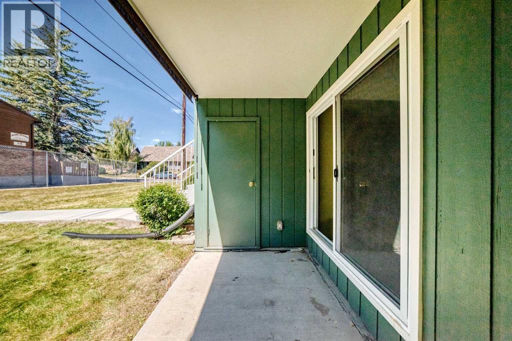 #9106 315 Southampton Drive SW - 15