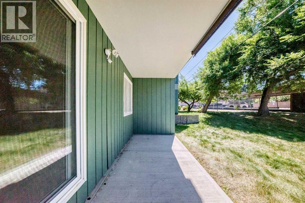 #9106 315 Southampton Drive SW - 17