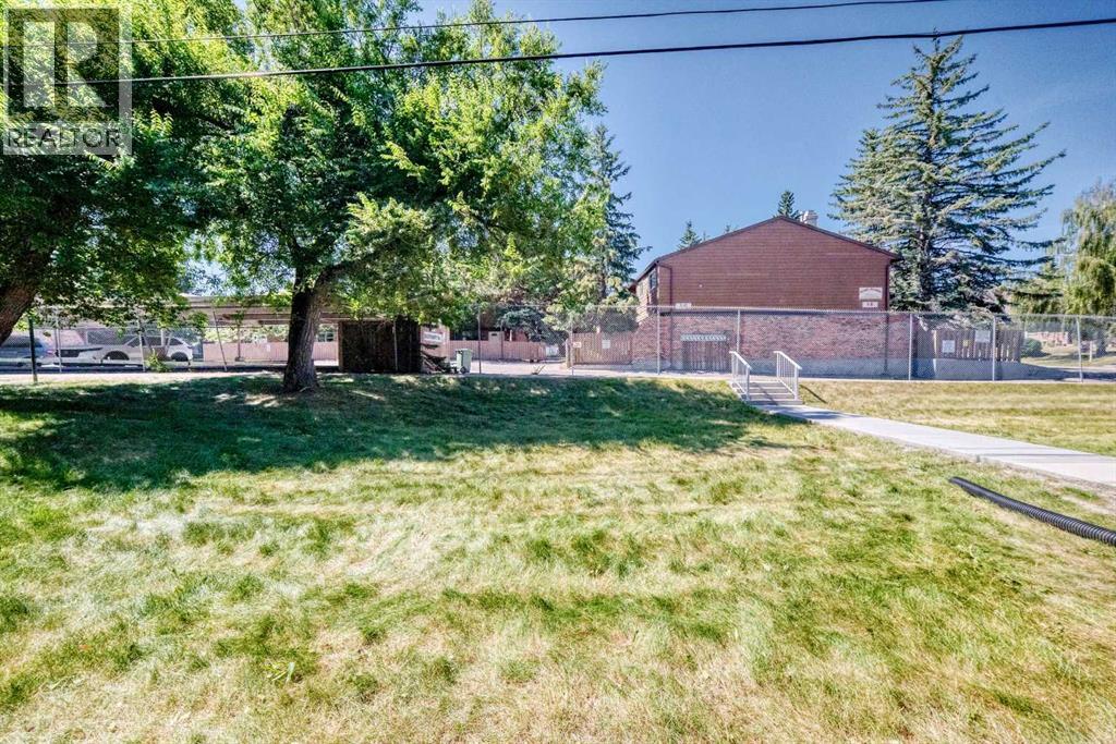 #9106 315 Southampton Drive SW - 14
