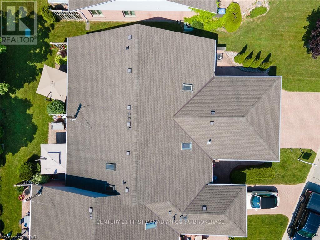 #5 90 ONTARIO STREET S - 31