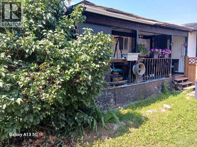 14, 85 Gasoline Alley E - Image 31