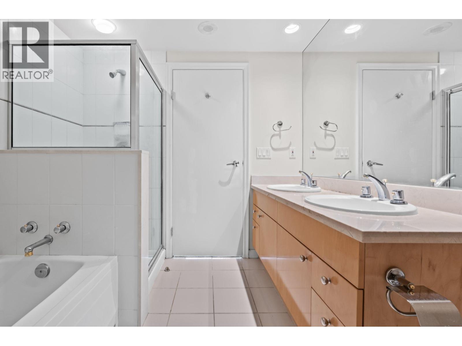 2 Bed, 2 Bath House for Sale in Vancouver – 1803 1710 BAYSHORE DRIVE, Vancouver – MLS# R3154547 - Image 20
