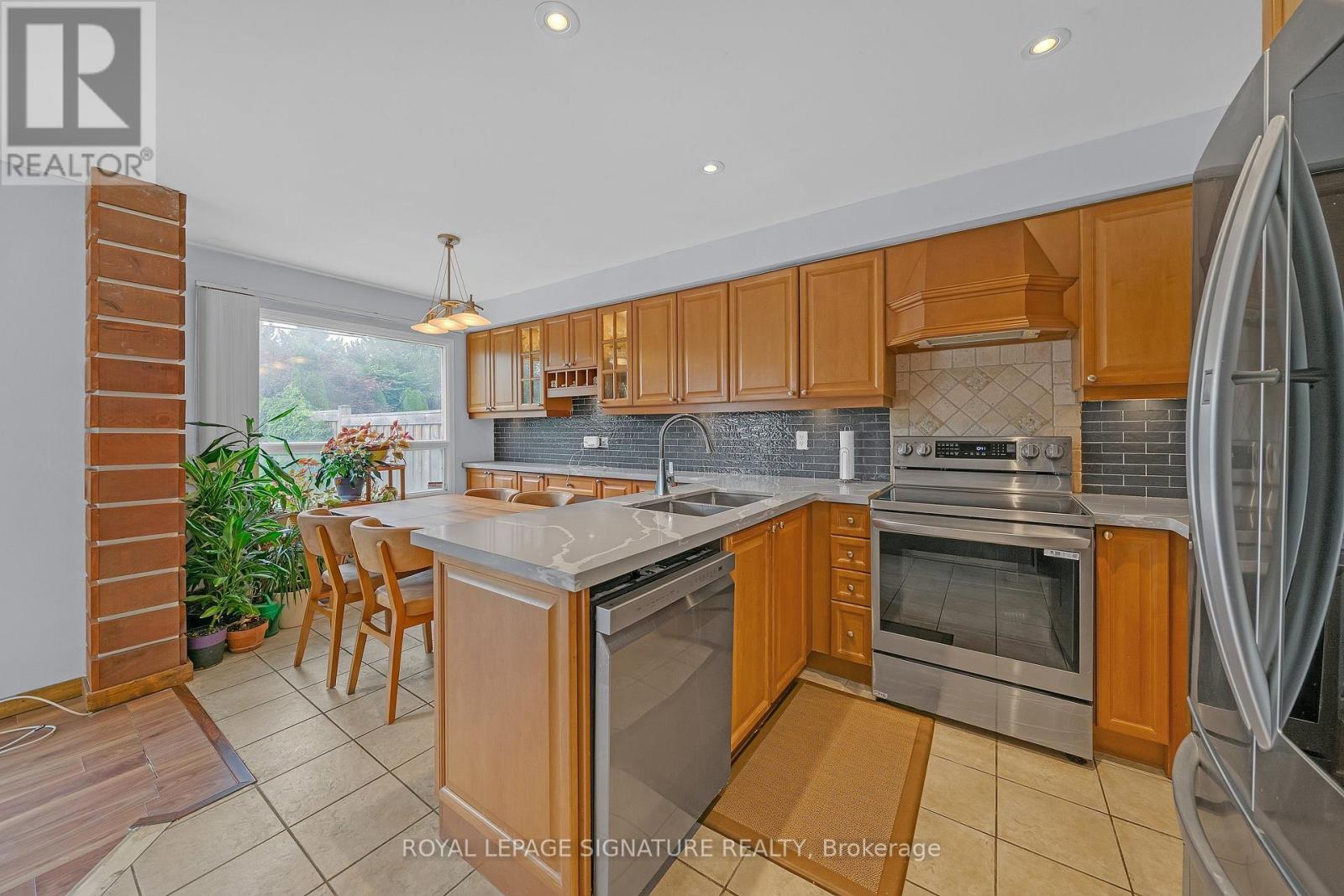 107 ROXBOROUGH LANE - 14