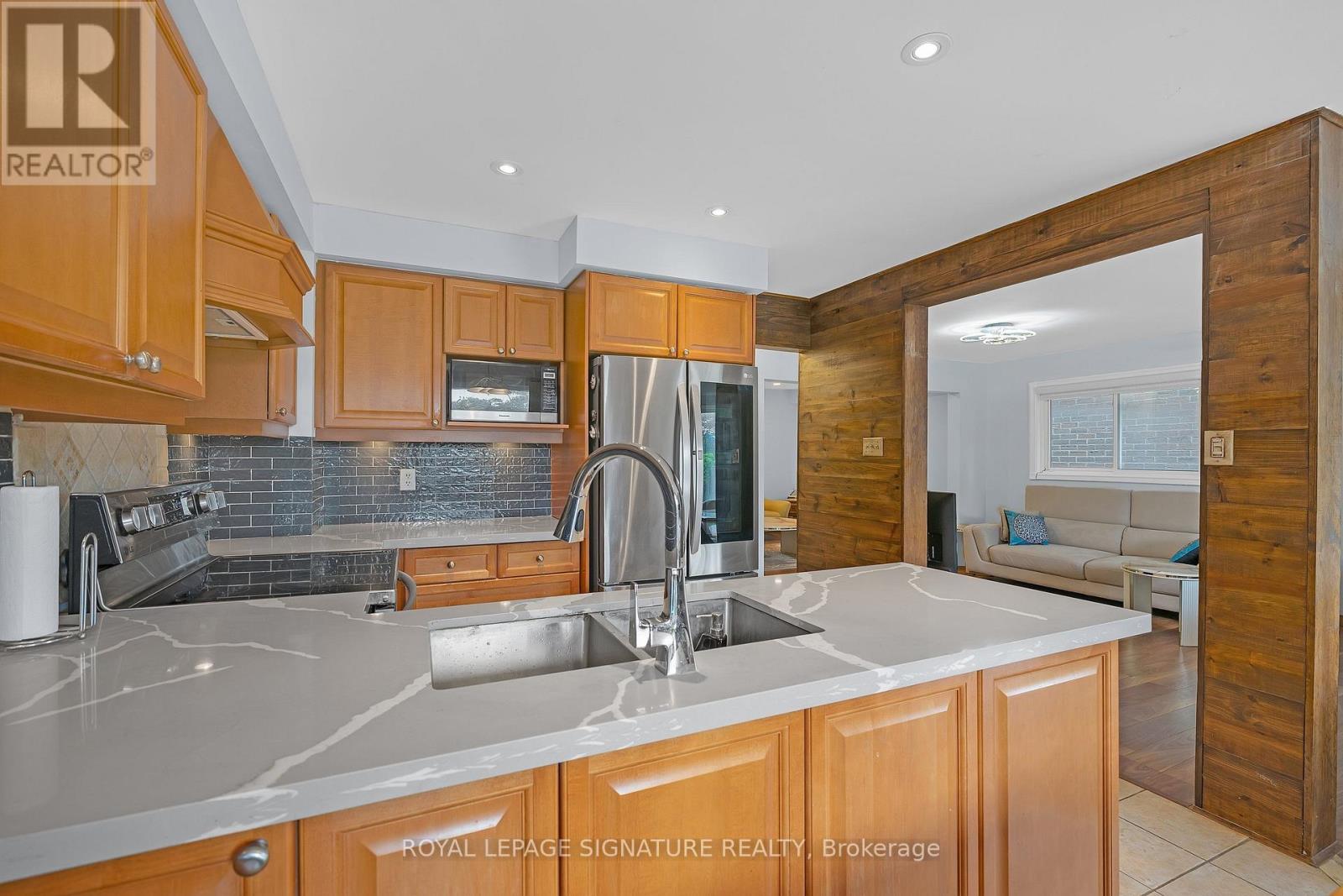 107 ROXBOROUGH LANE - 17