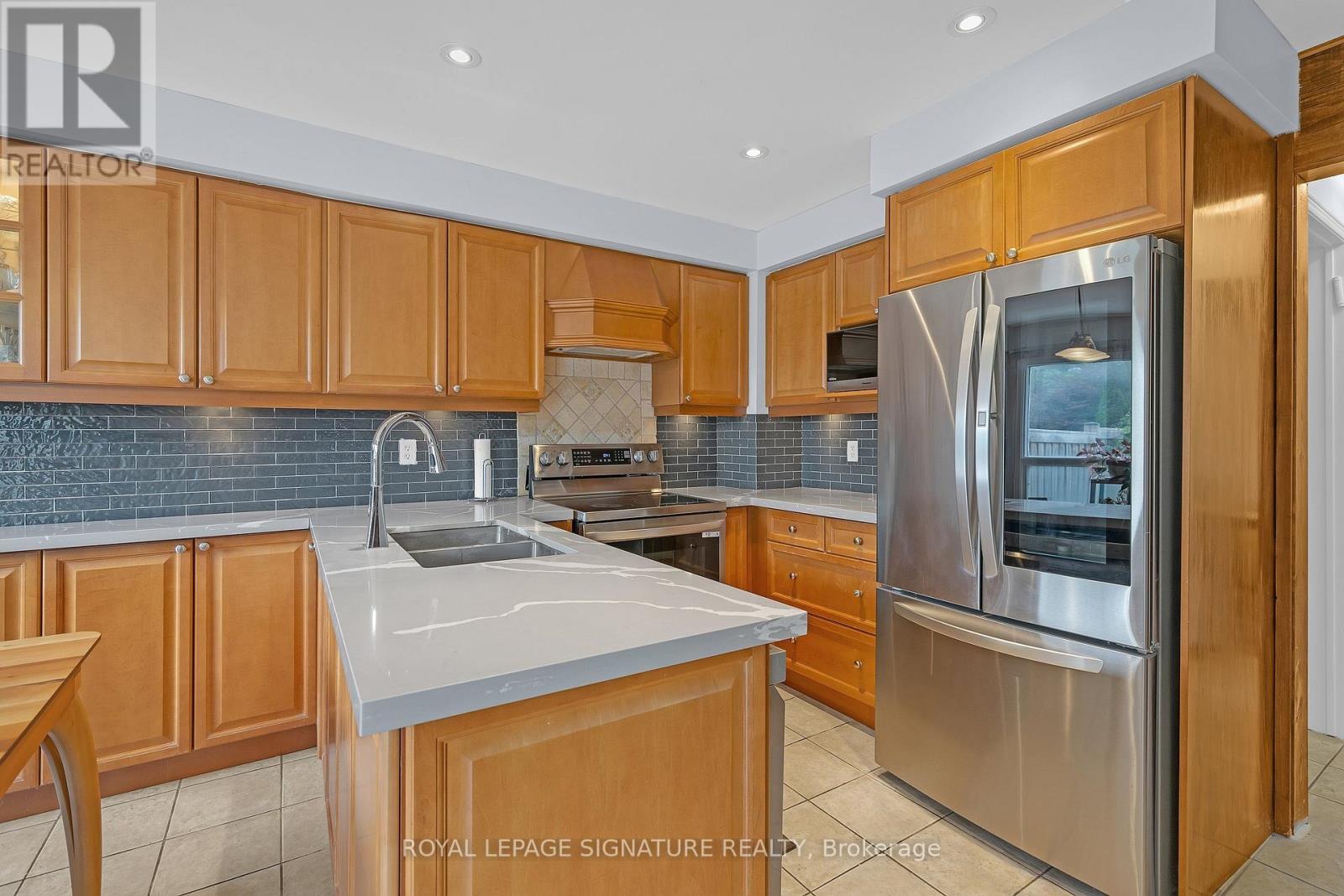 107 ROXBOROUGH LANE - 15