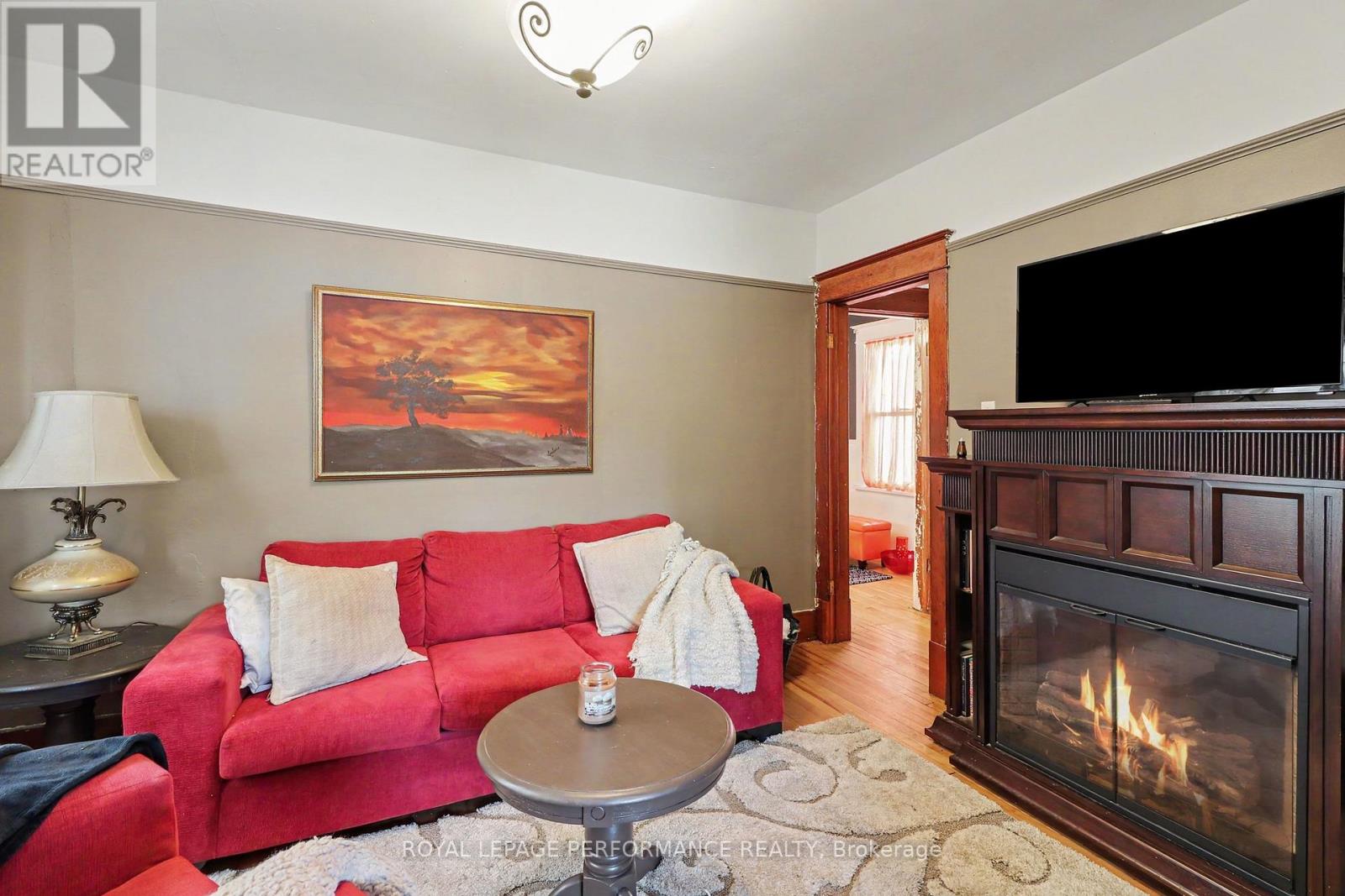 1304 MONTREAL ROAD - 13