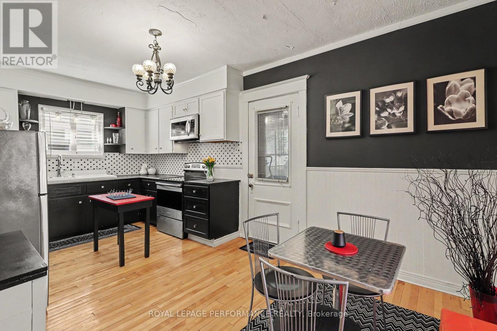 1304 MONTREAL ROAD - 14