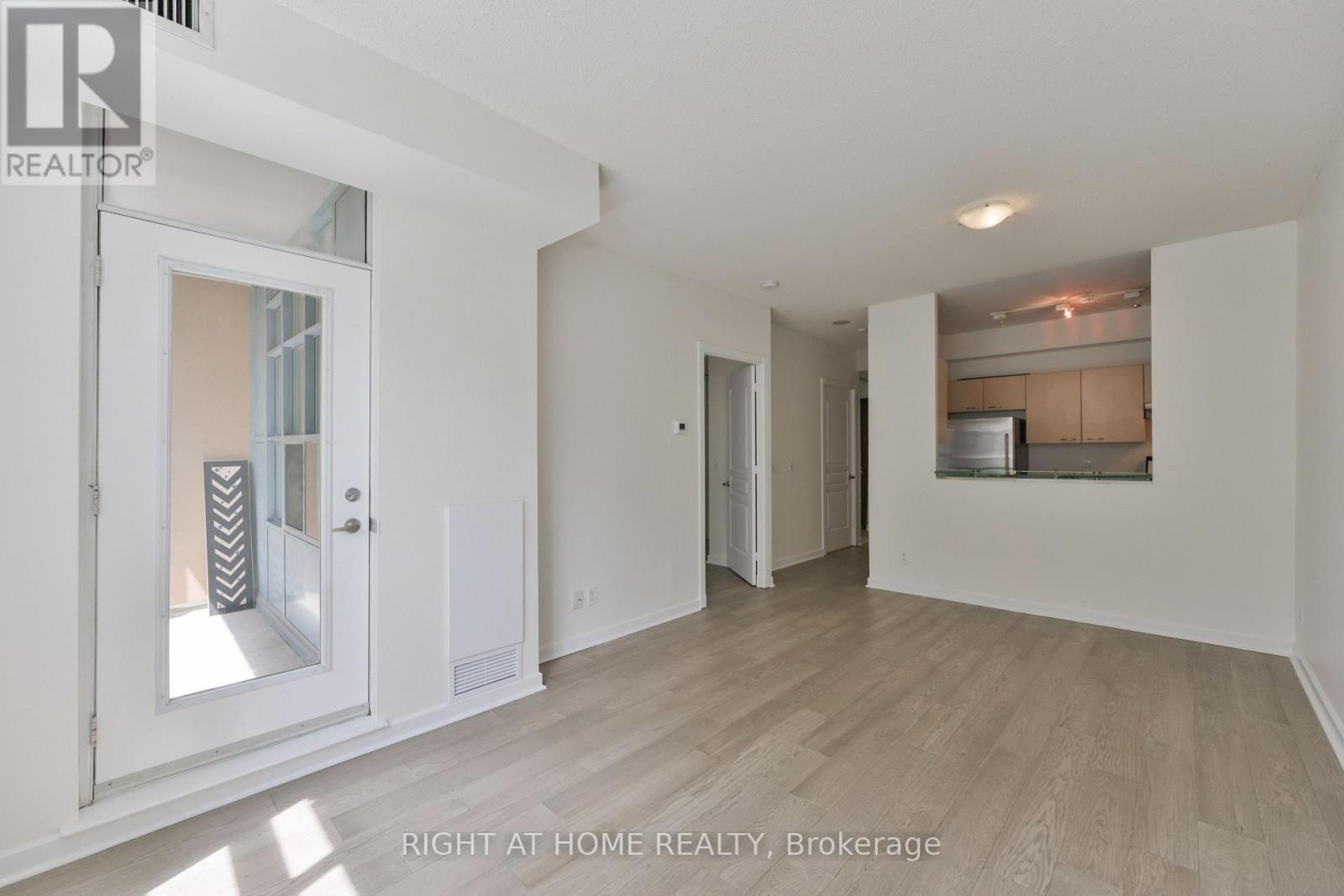 #621 438 RICHMOND STREET W - 5