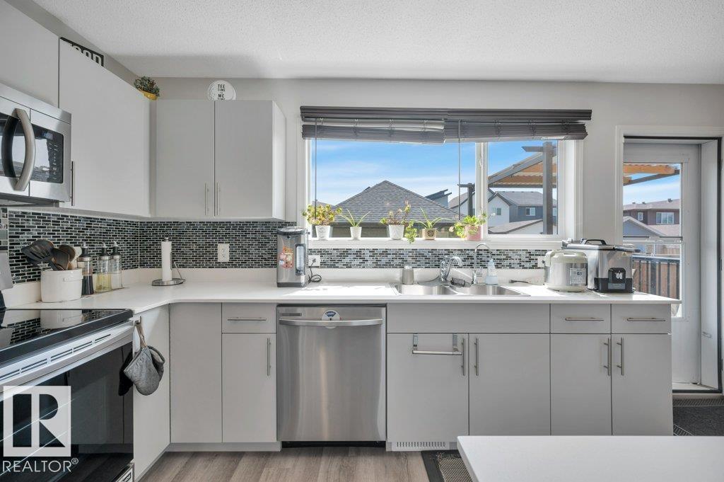 19303 27 Avenue NW - Photo 12