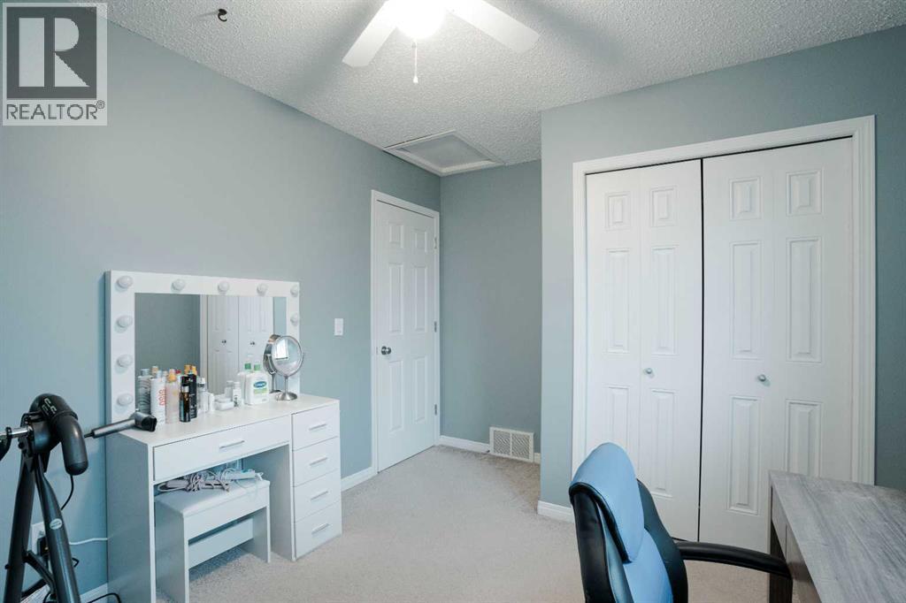 213 Parry Crescent - Image 19