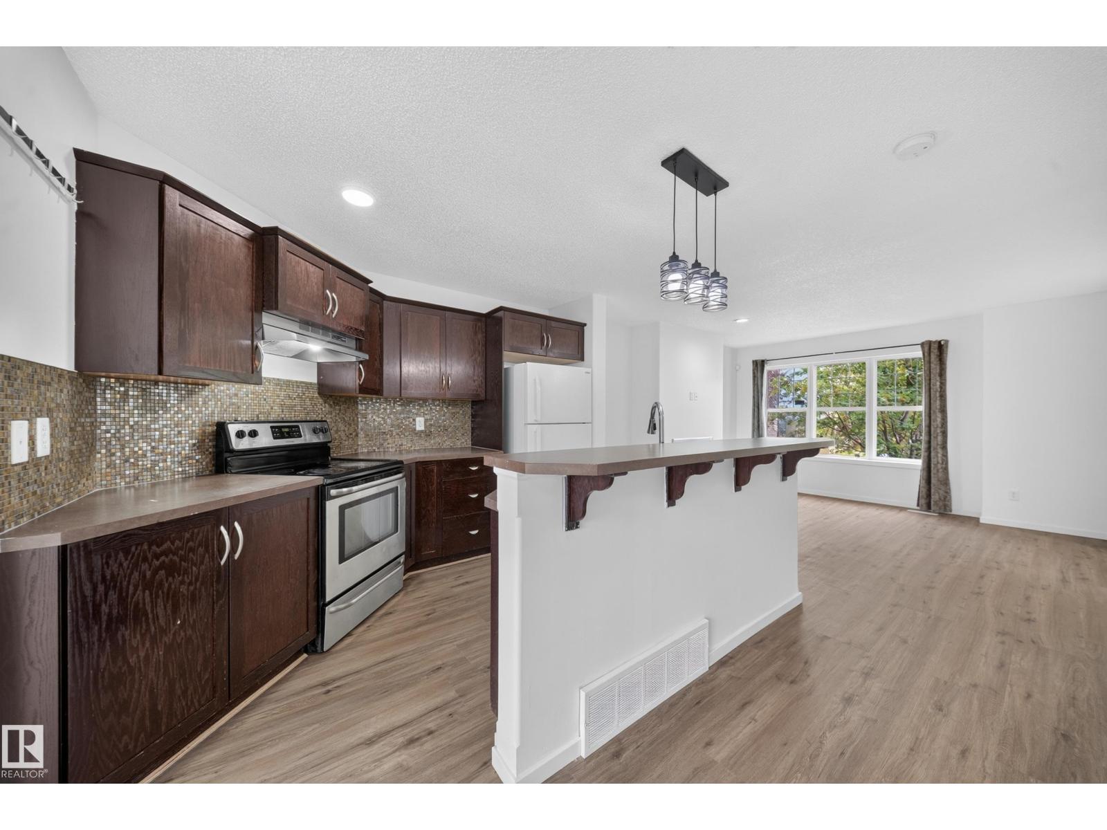 2115 32 ST NW - 6