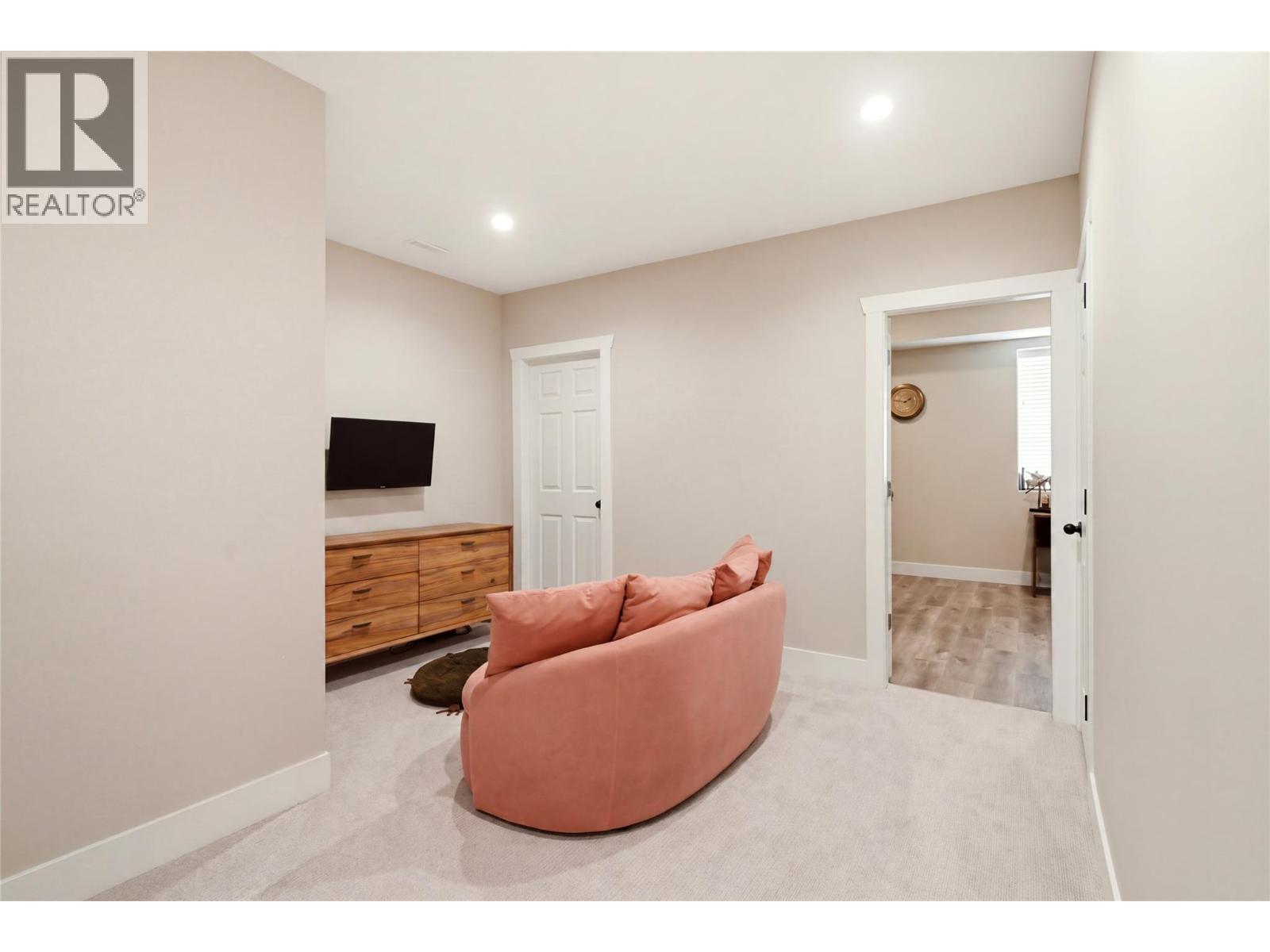  2142 Shannon Woods Way, West Kelowna