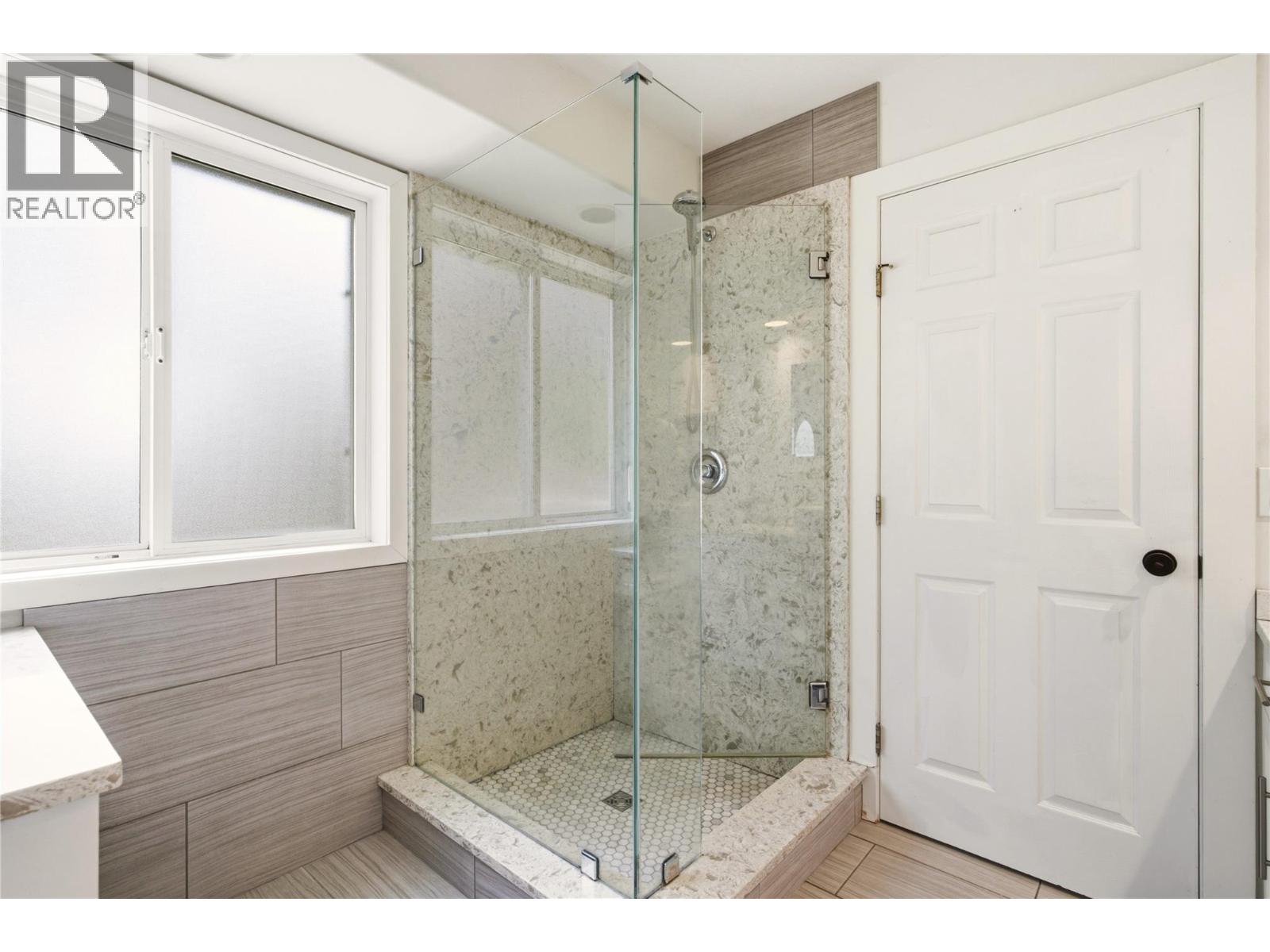  2142 Shannon Woods Way, West Kelowna