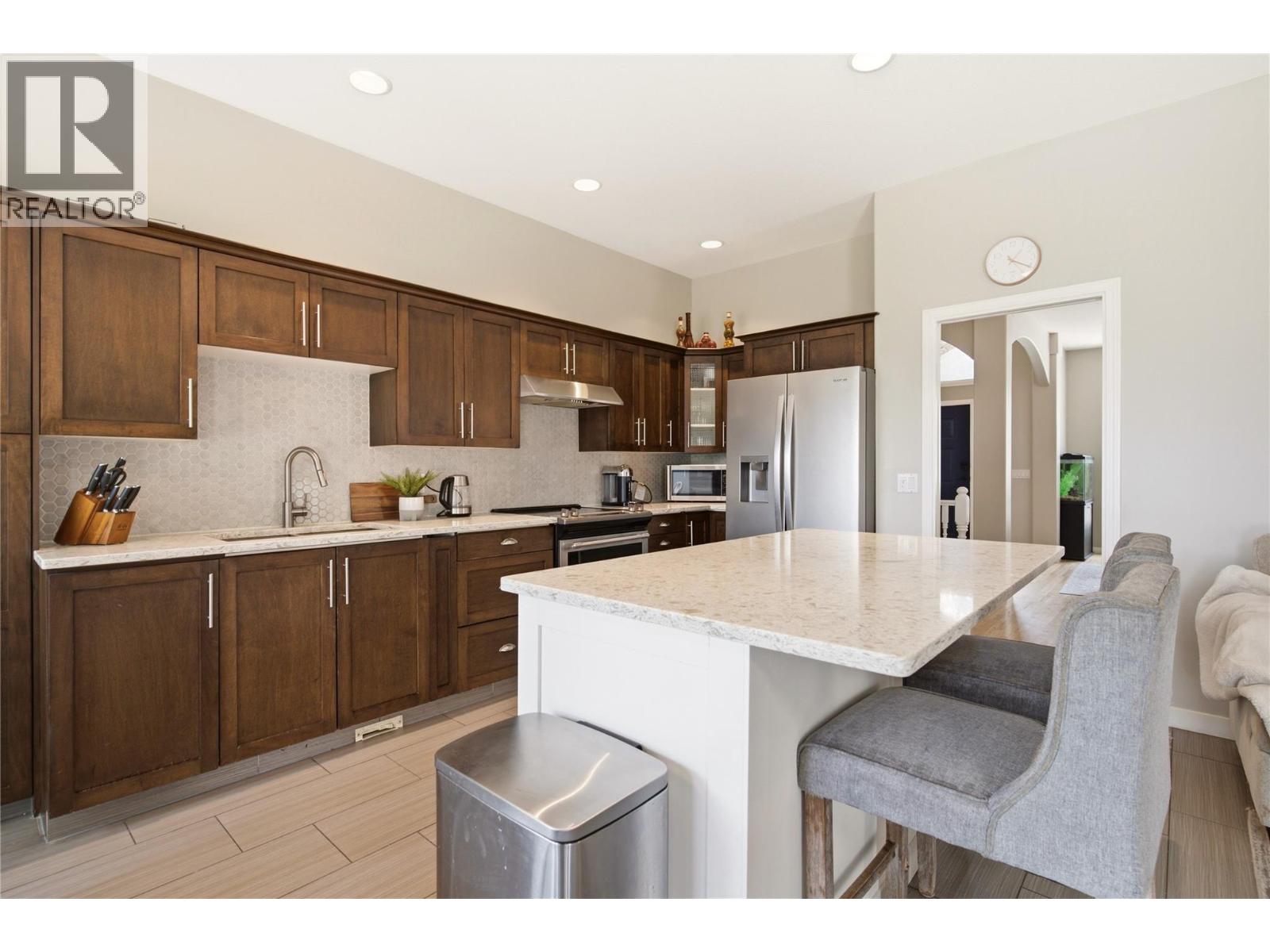 2142 Shannon Woods Way, West Kelowna