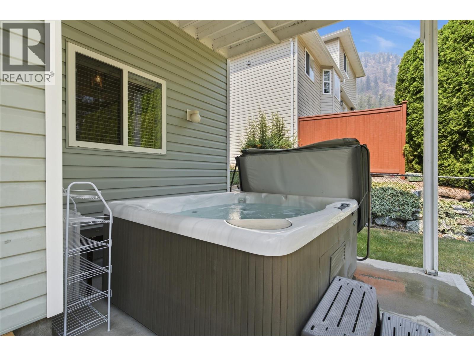  2142 Shannon Woods Way, West Kelowna