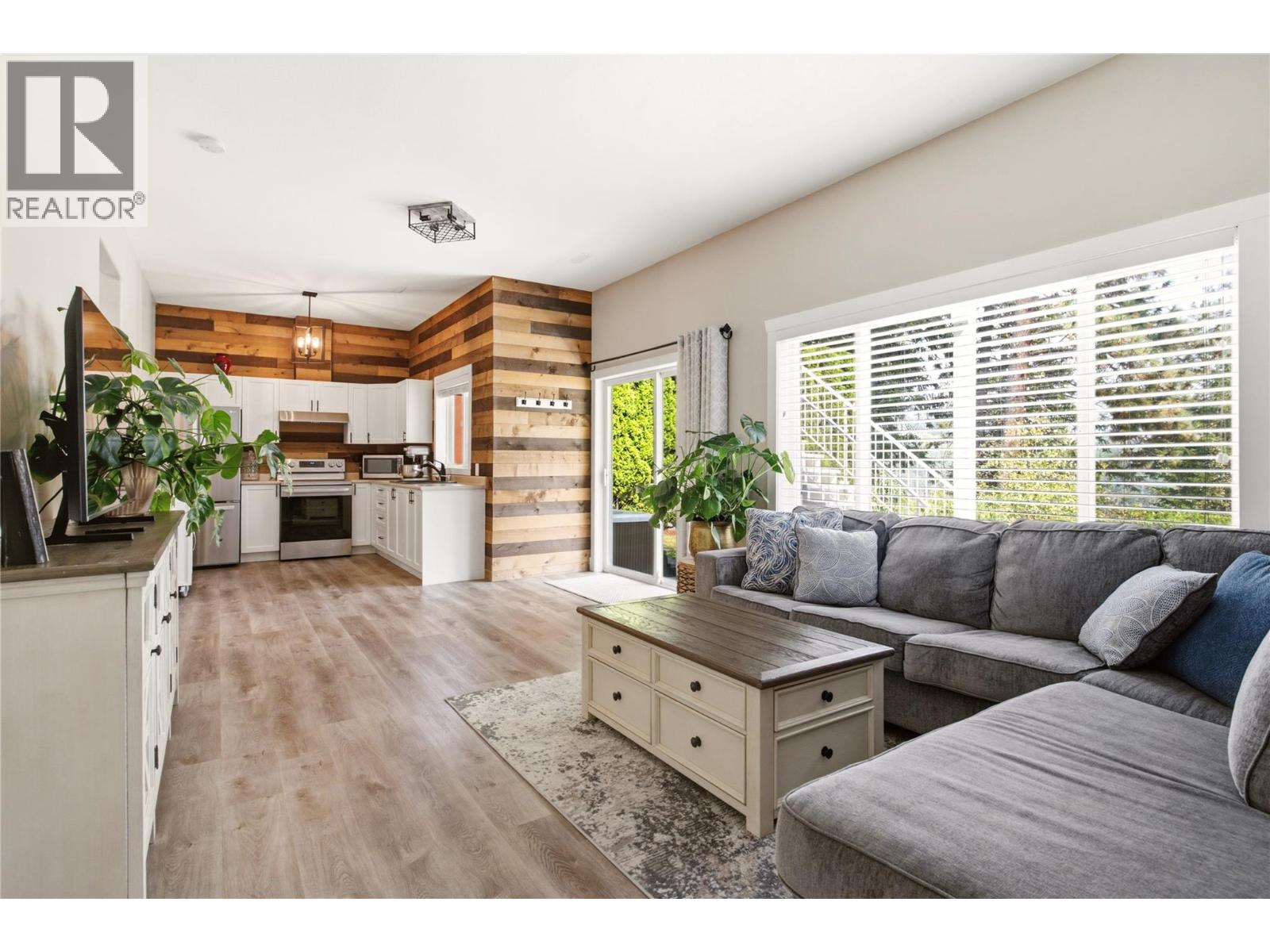  2142 Shannon Woods Way, West Kelowna