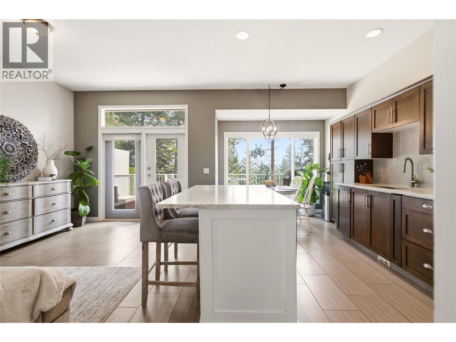  2142 Shannon Woods Way, West Kelowna