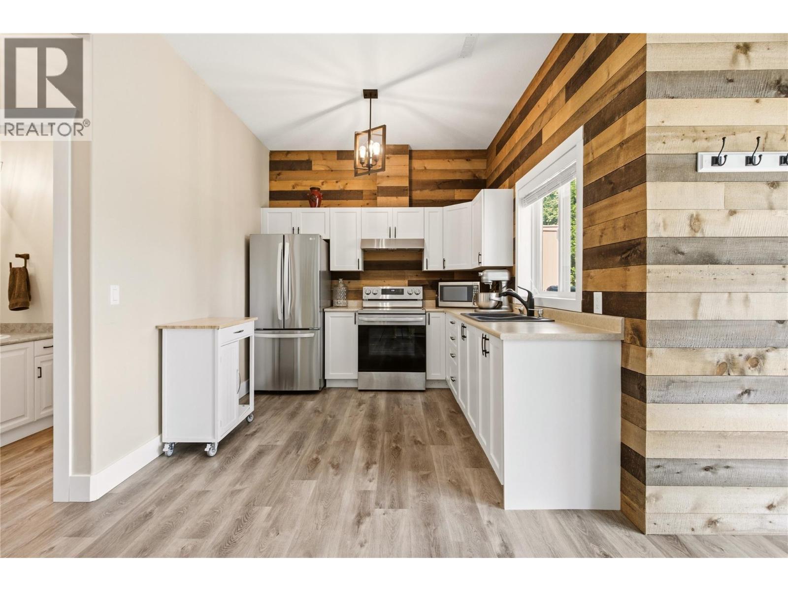  2142 Shannon Woods Way, West Kelowna