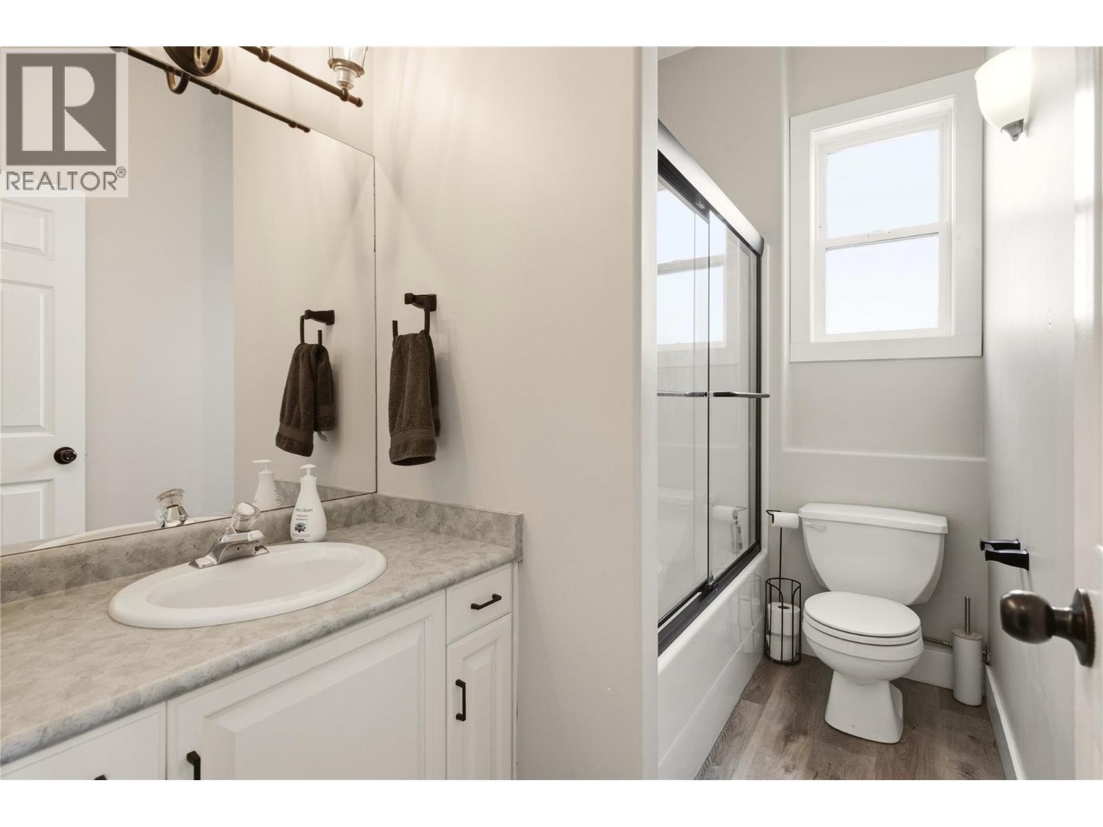  2142 Shannon Woods Way, West Kelowna