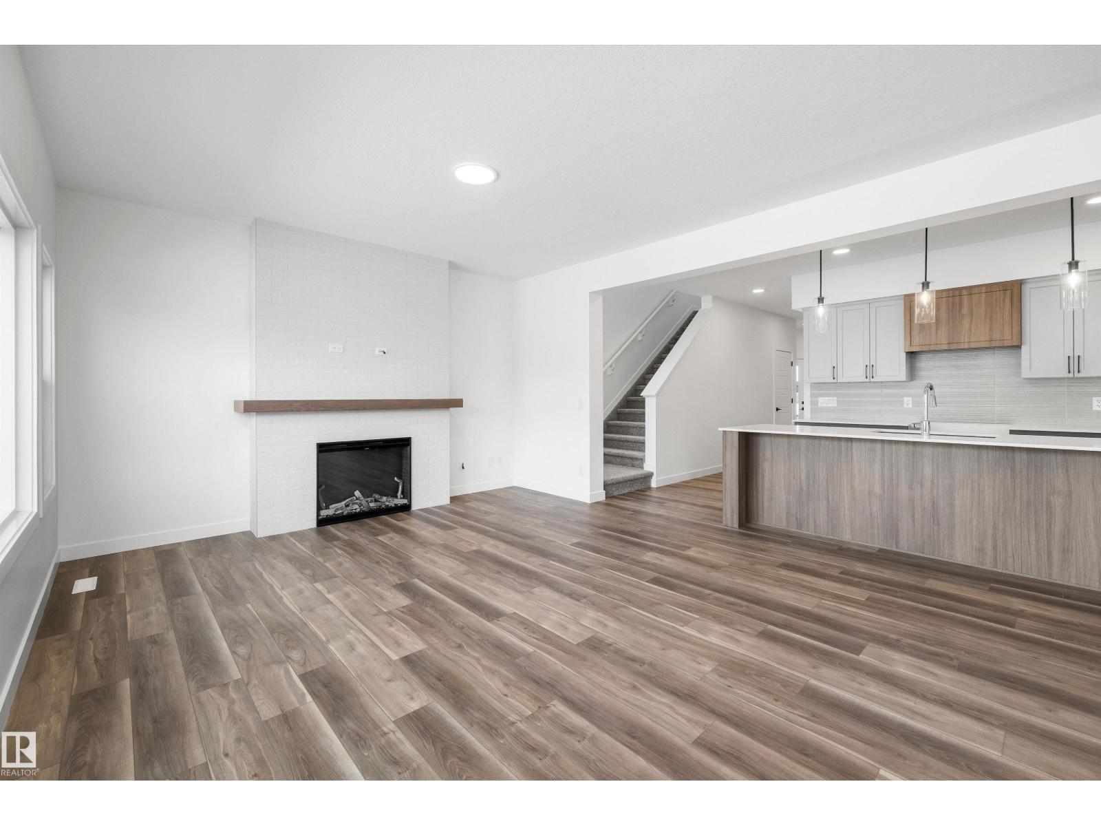 19428 25 AV NW - 25