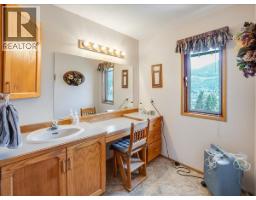 5725 Taghum Frontage Road, Taghum, BC V1L6X9 Photo 32