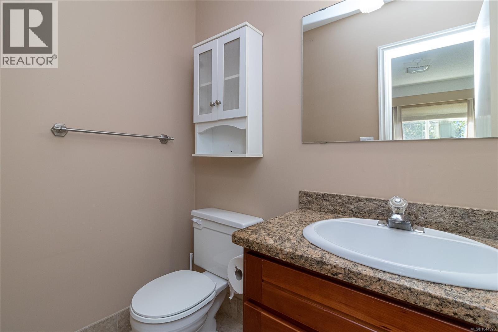 1146 Leonard St - Image 18