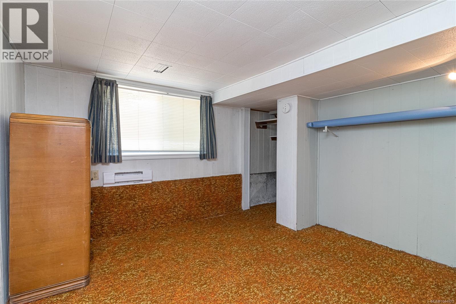 1146 Leonard St - Image 28