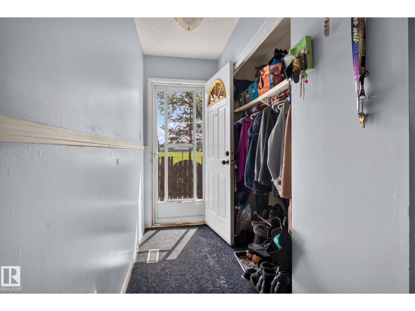 8031 27 AV NW - 7