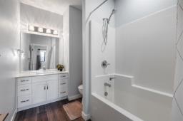 38 Falcon Drive, New Bothwell, MB R0A1C0 Photo 16