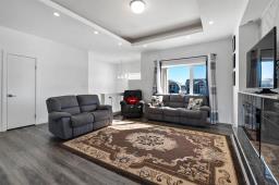 38 Falcon Drive, New Bothwell, MB R0A1C0 Photo 9