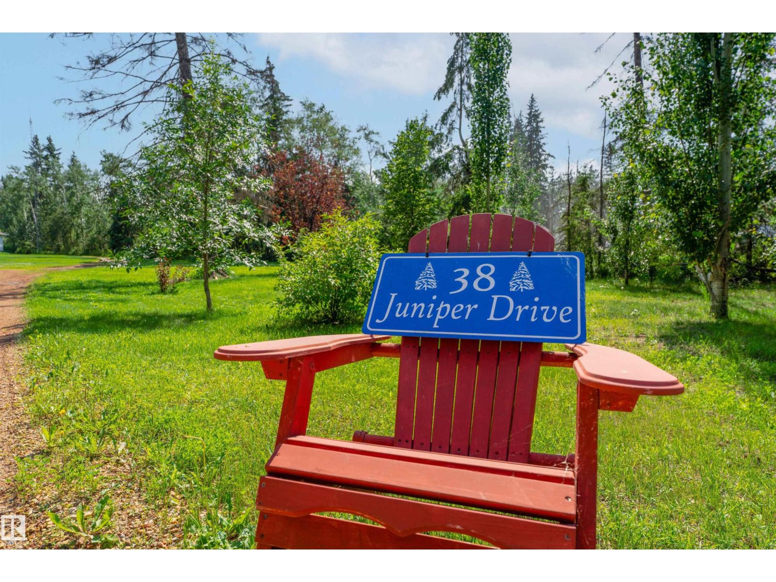 38 57108 RGE ROAD 220