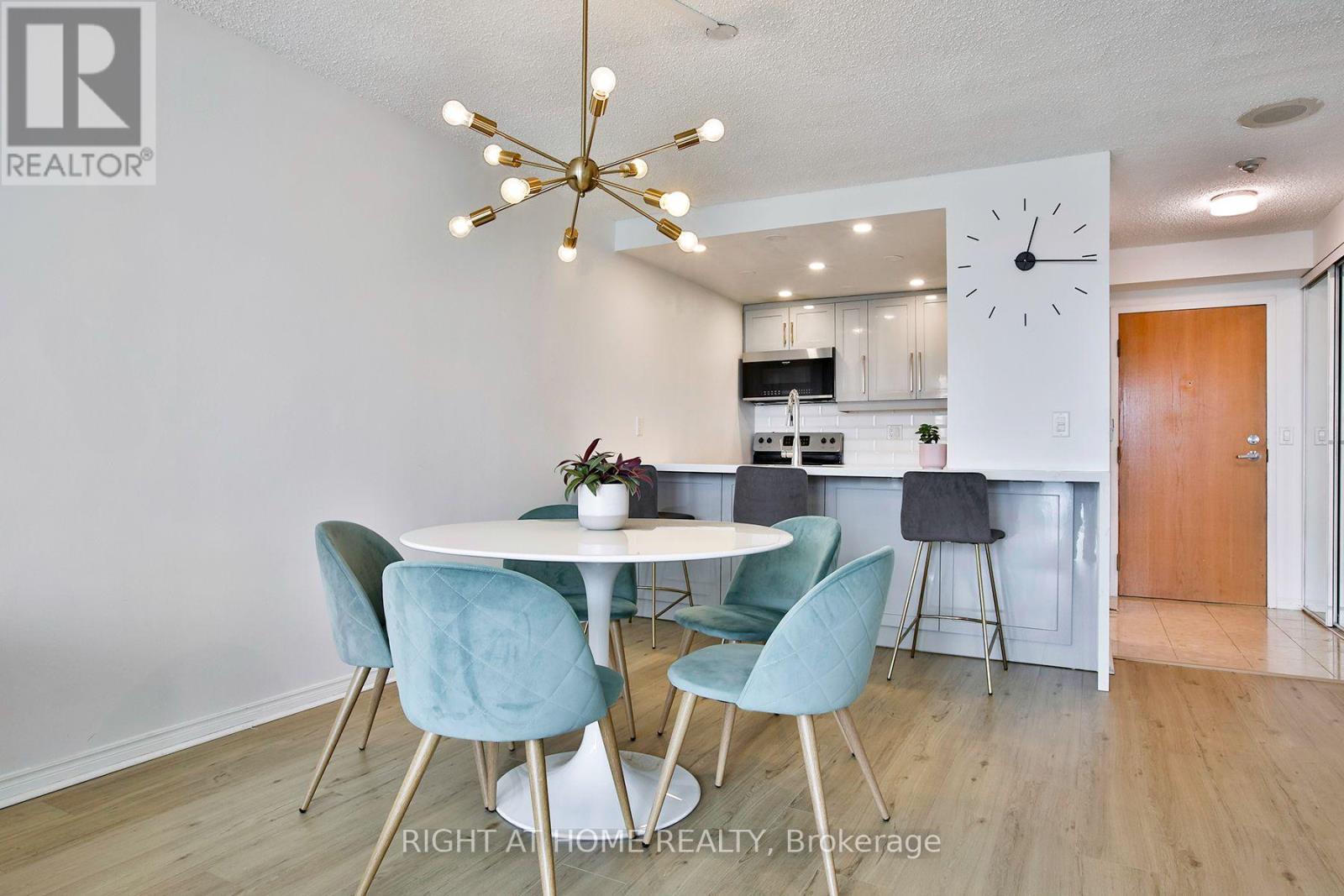 #2212 7 CONCORDE PLACE - 10