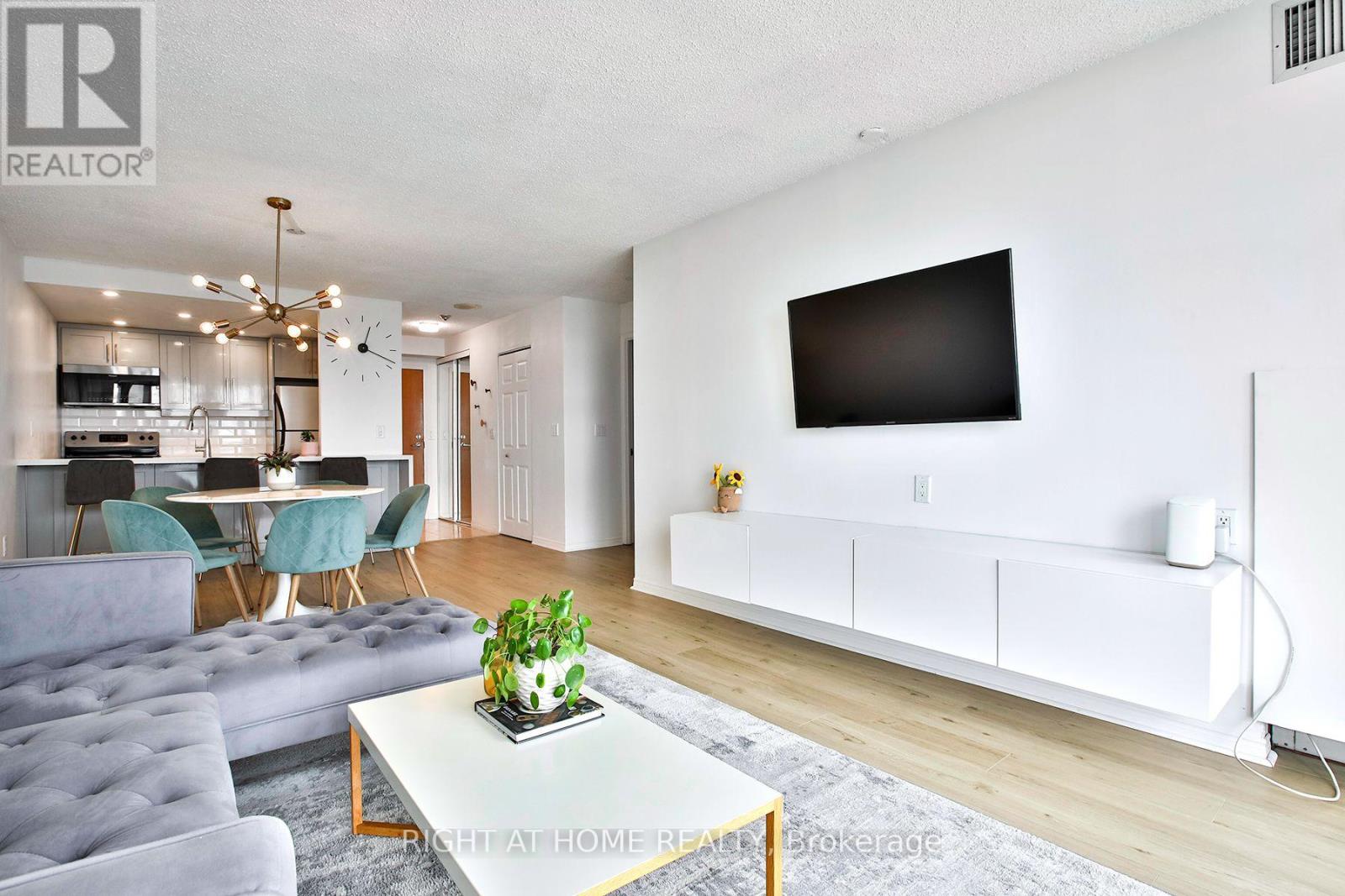 #2212 7 CONCORDE PLACE - 11