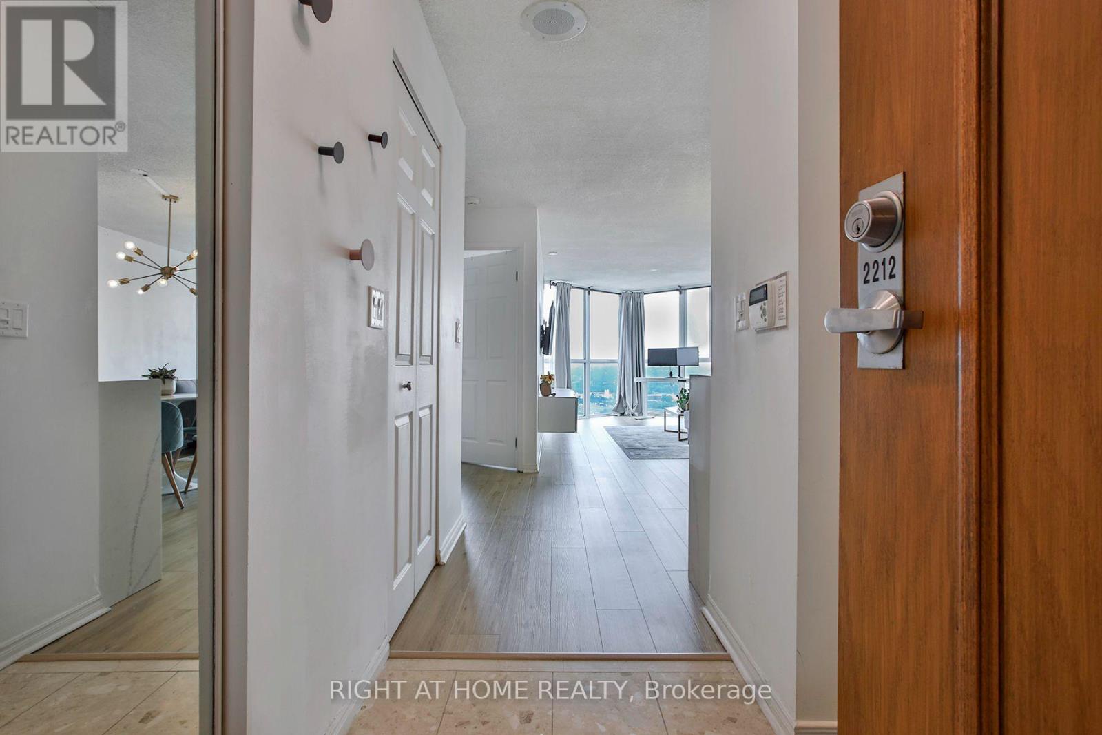 #2212 7 CONCORDE PLACE - 4
