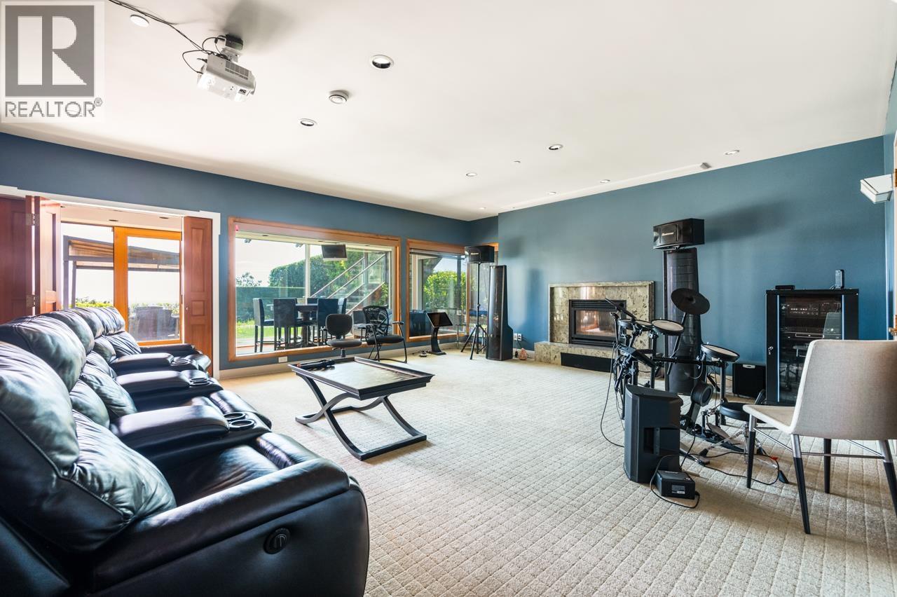 1626 PINECREST DRIVE, West Vancouver