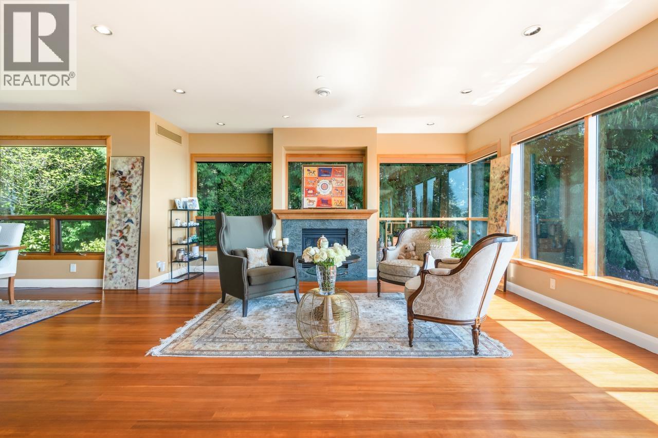 1626 PINECREST DRIVE, West Vancouver