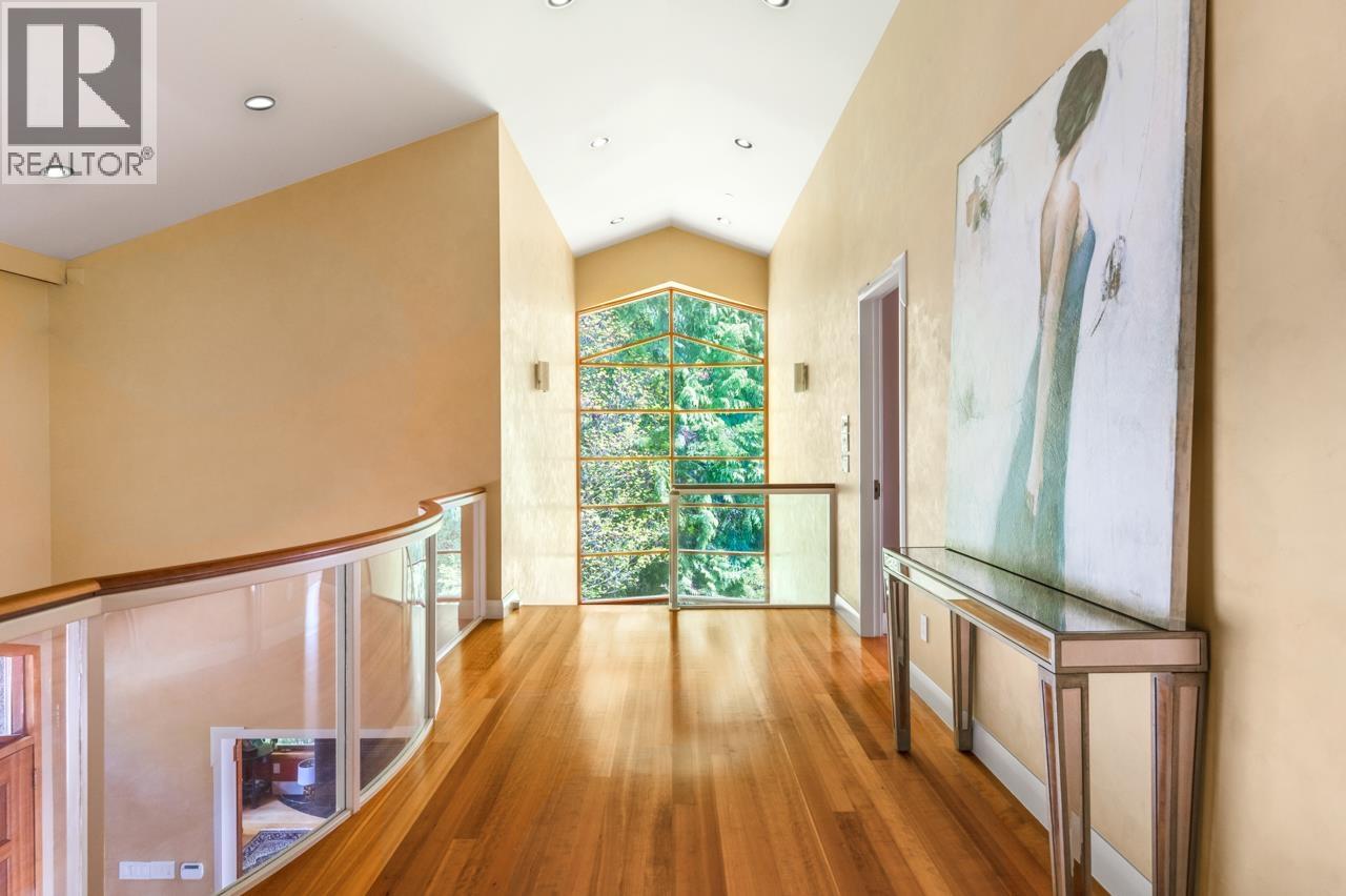1626 PINECREST DRIVE, West Vancouver