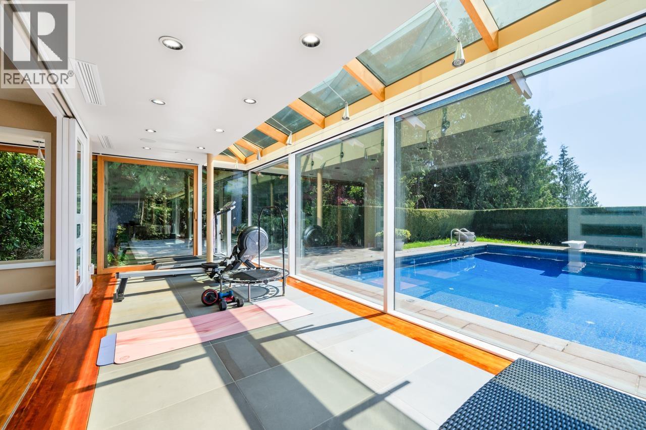 1626 PINECREST DRIVE, West Vancouver